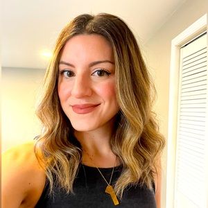 Meet your Posher, Lauren